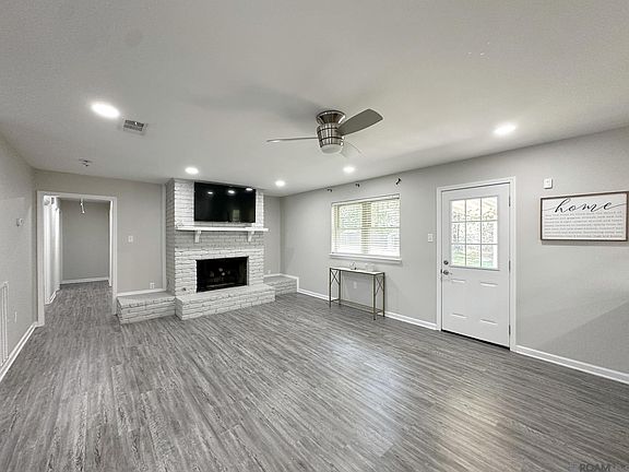 4th image of 10711 Carmel Dr