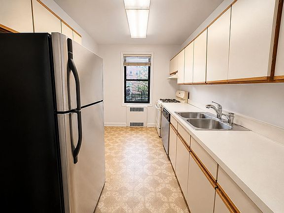 5th image of 69-10 Yellowstone Blvd APT 115
