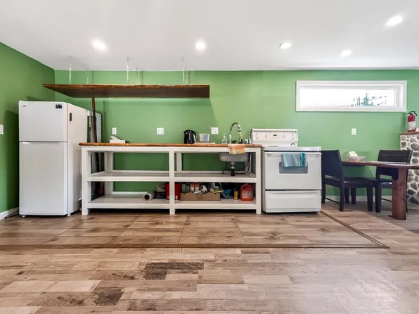 40157 Government Rd #39, Squamish, BC V8B 0G6