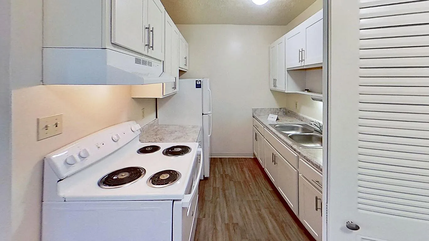 Briarwood Apartments — Photo 2