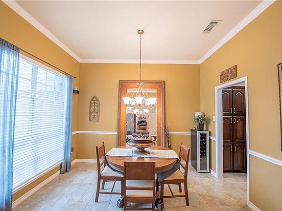 3rd image of 7763 Sunnydale Ct
