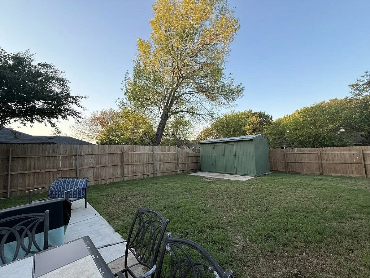 3 bed, 1255 sqft, $2,500 — Photo 4