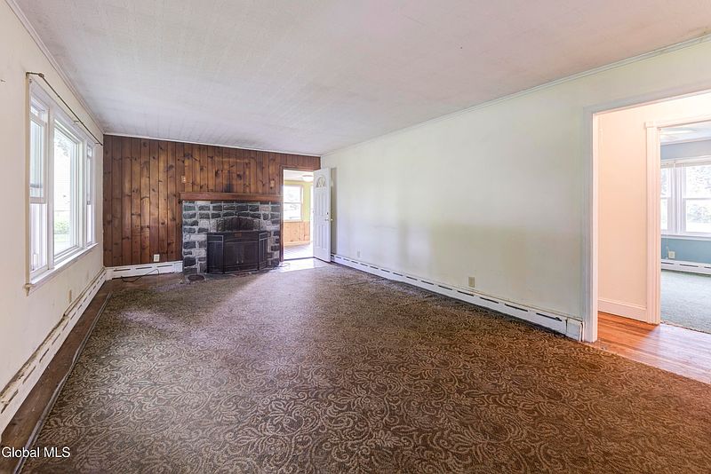 4th image of 1254 Spring Avenue