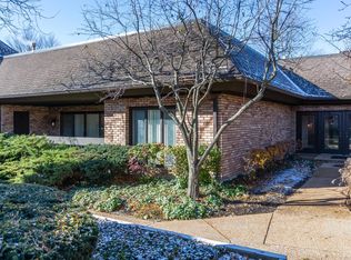 3955 Mission Hills Rd APT A, Northbrook, IL 60062