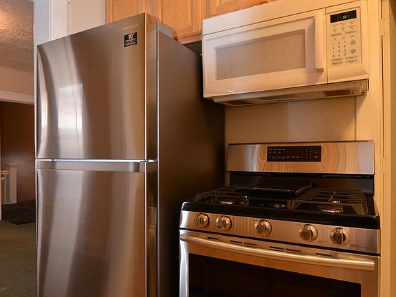 2nd image of 776 N 300 W #6