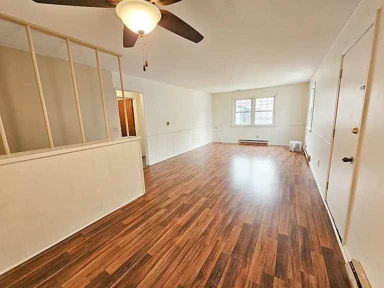 422 1/2 W Spring St #422-1/2 — Photo 4