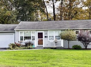 18 Forest Rd, Utica, NY 13501