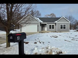 4 Hunting Trail Ave, Quincy, MI 49082
