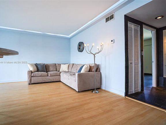 2nd image of 1545 Euclid Ave APT 6K