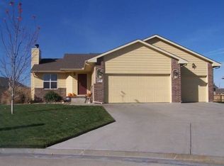 2127 Kingsley Ave, Newton, KS 67114