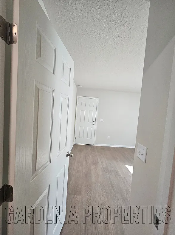 3 bed, 1253 sqft, $1,600 — Photo 2