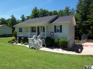 2006 Lee Roy Ln, Lenoir, NC 28645