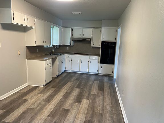 3rd image of 7421 Songwood Dr