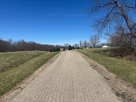 5th image of 1014 Hidden Valley Dr