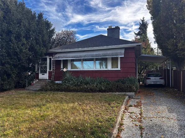 3111 Rutledge St, Victoria, BC V8X 1N3
