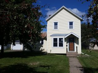 522 Granite St, Waupaca, WI 54981