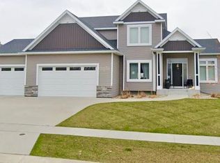 2010 Kerry Dr NE, Rochester, MN 55906