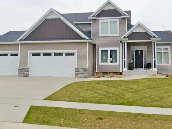 2010 Kerry Dr NE, Rochester, MN 55906