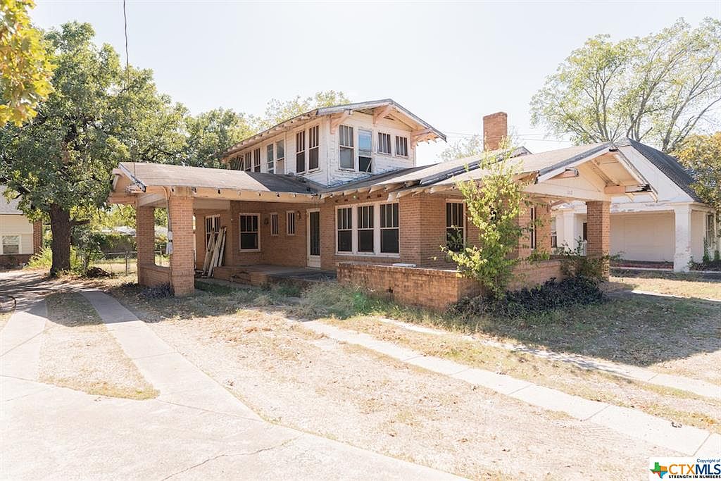 1012 E Main St Gatesville Tx 76528 Zillow