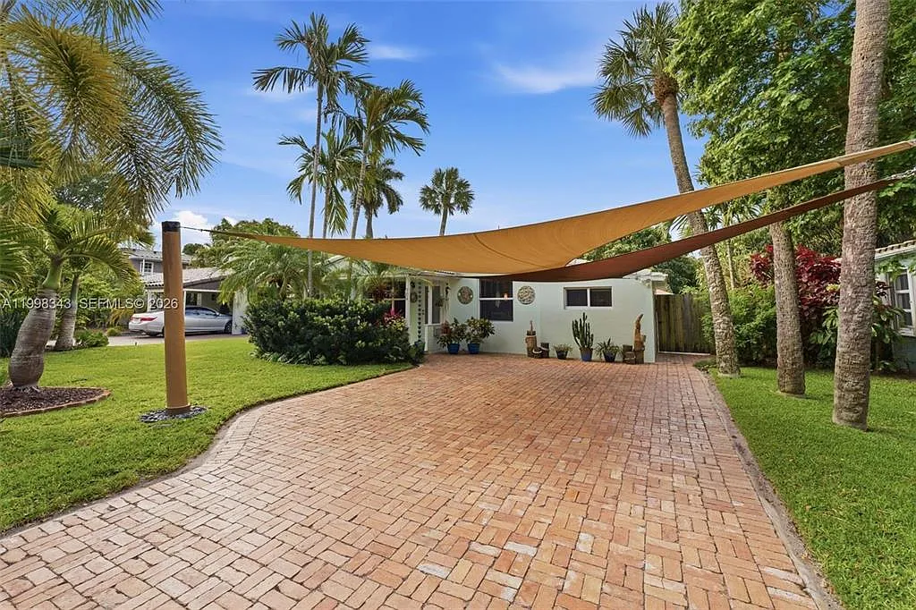 2 bed, 1.5 bath, 1164 sqft, $3,500 — Photo 2
