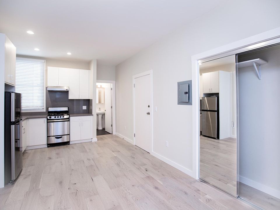 1st image of 3658 Sacramento St #2