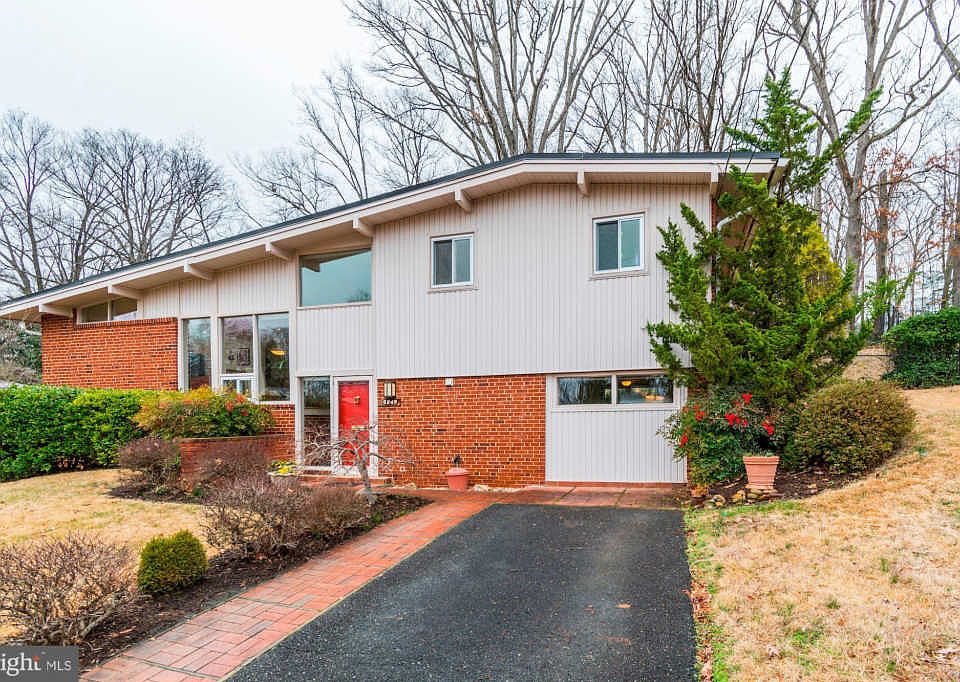 1st image of 5849 Doris Dr