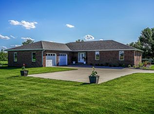 25763 E 900 North Rd, Le Roy, IL 61752