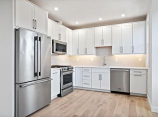 210 Endicott St APT 3, Boston, MA 02113