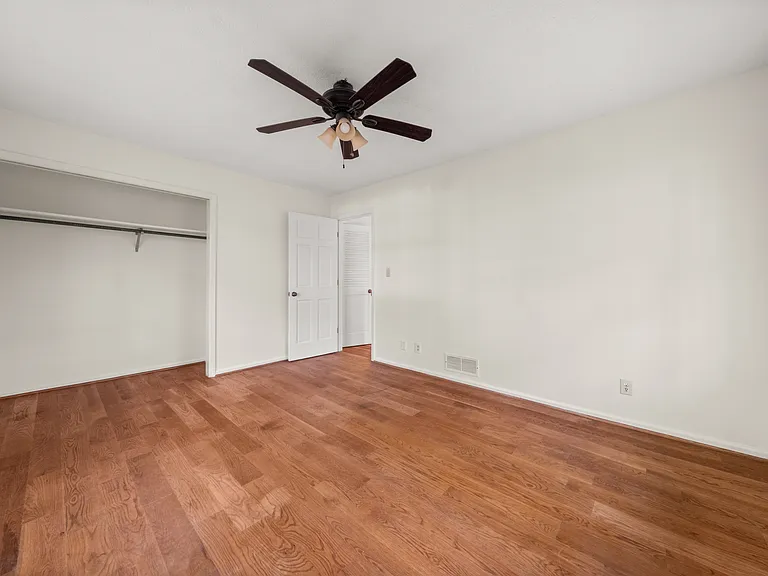 1247 Sycamore Dr — Photo 26
