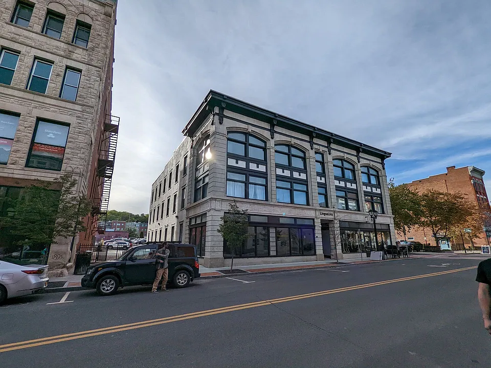 122 Remsen St