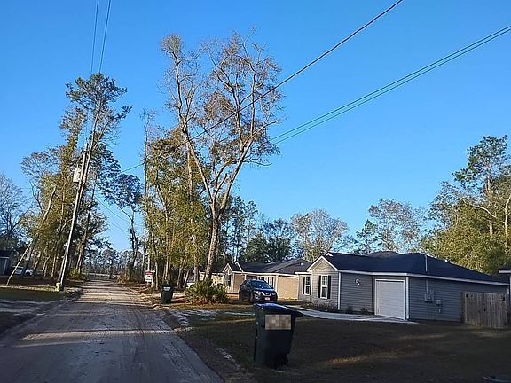 5th image of 8 Oak Ridge Cemetery Rd