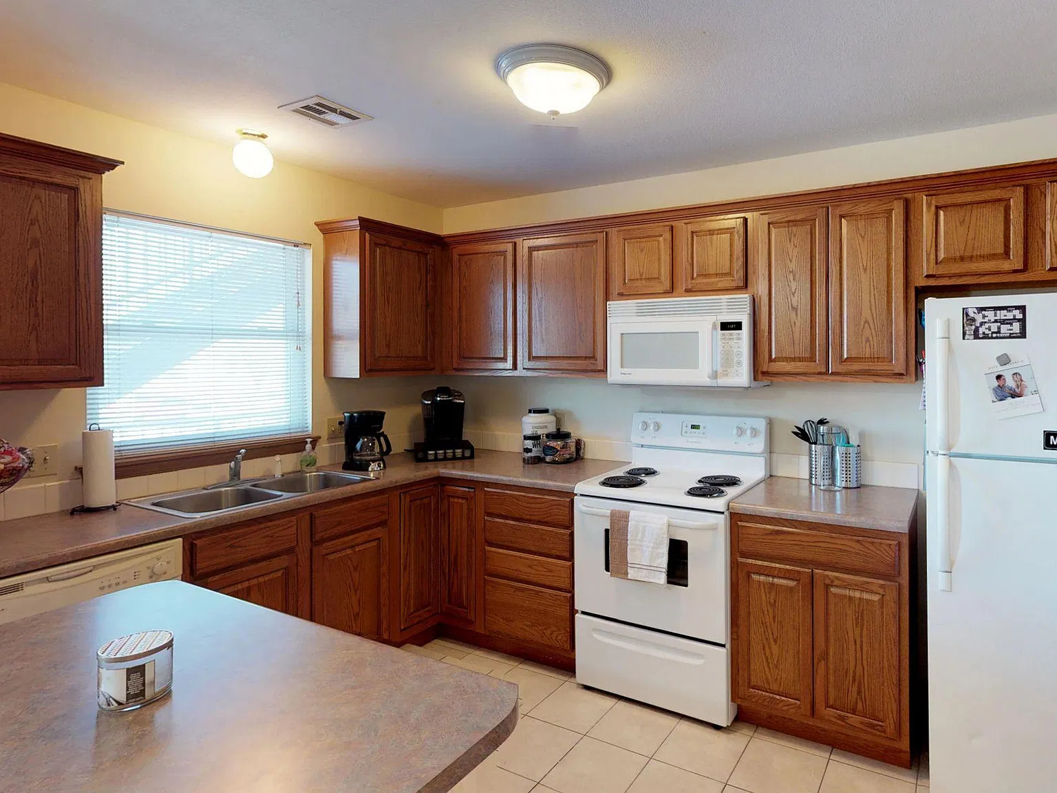 2 bed, 844 sqft, $980 — Photo 2