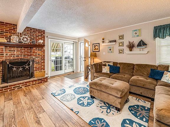 3rd image of 4225 West Ave APT 1
