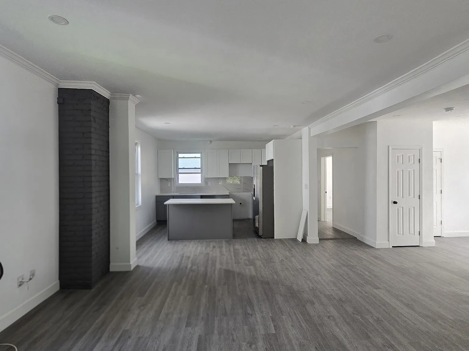 3 bed, 1200 sqft, $3,900 — Photo 1