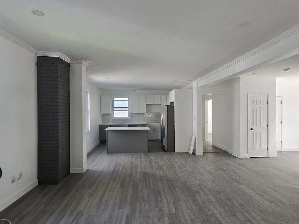 176 Elm Ave #2