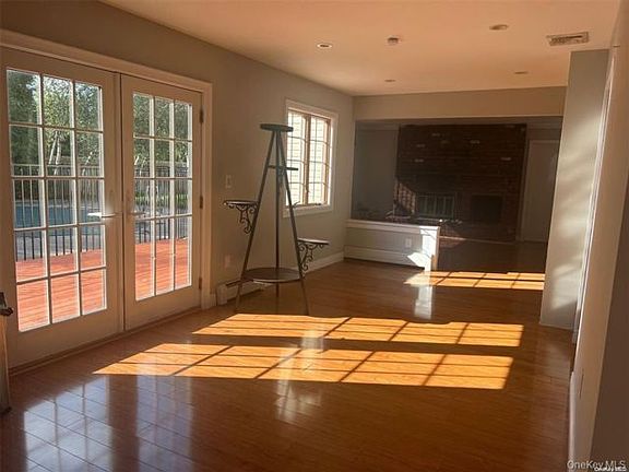 4th image of 3 Thornridge Ln