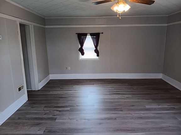 4th image of 906 W South St #5