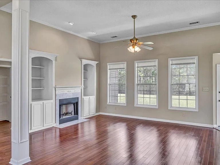 331 Amanda Dr — Photo 7