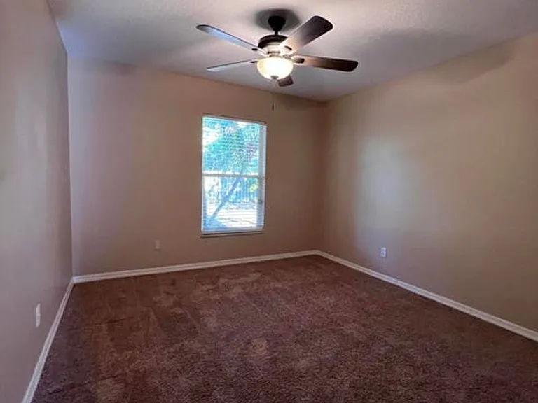 830 Laurel Dr — Photo 11