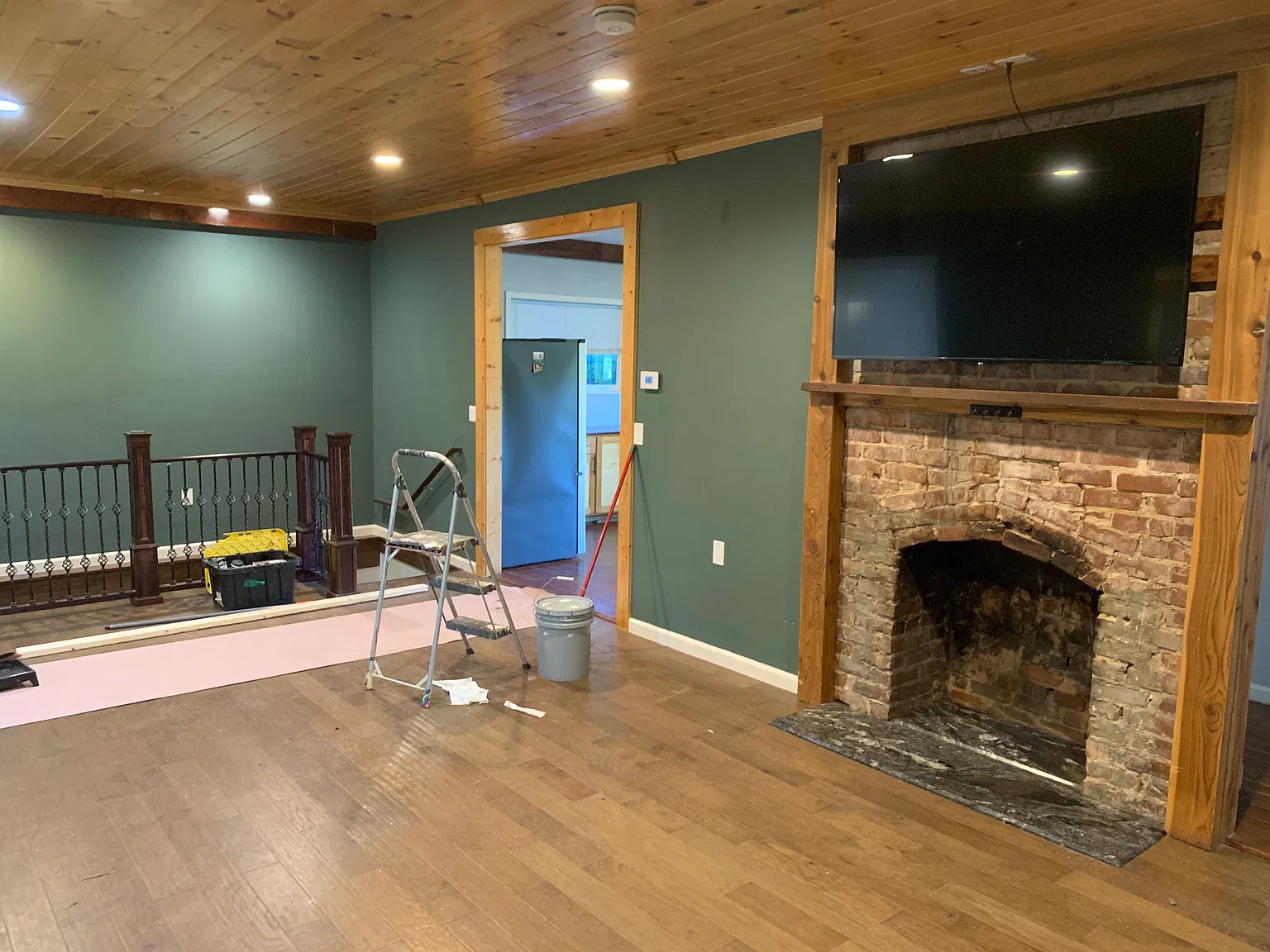 2 bed, 1000 sqft, $1,700 — Photo 4