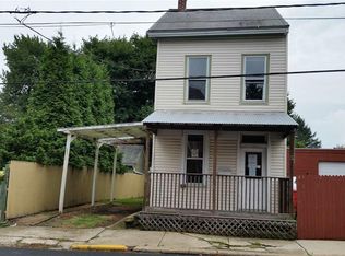 11 Mifflin St, Pine Grove, PA 17963