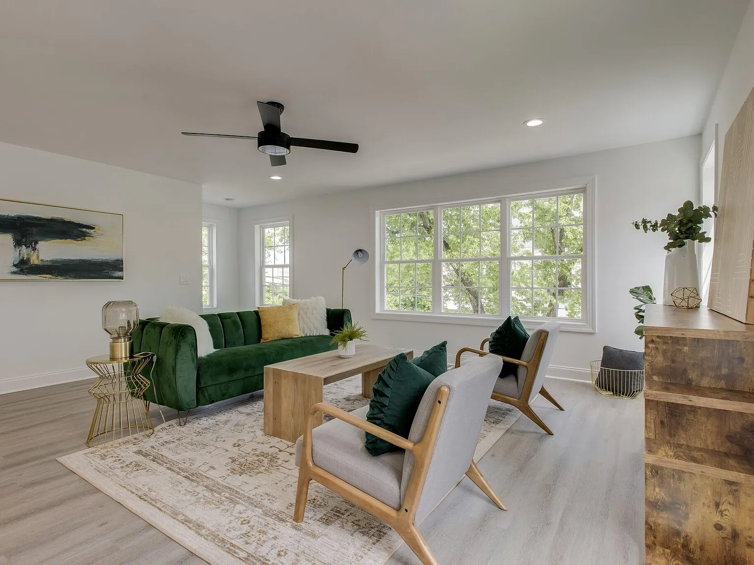 3 bed, 2234 sqft, $3,150 — Photo 2