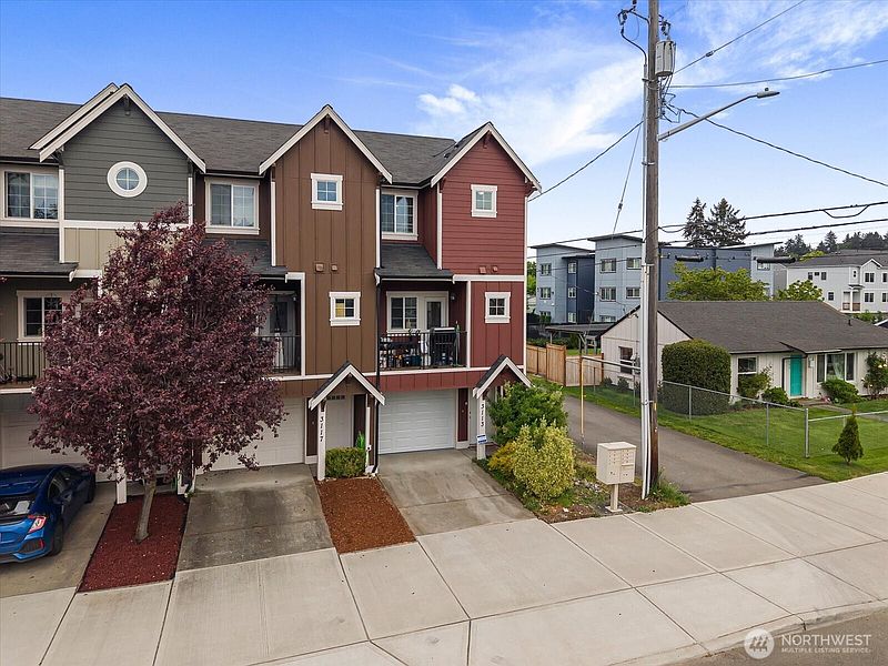2nd image of 3113 S 45th Street