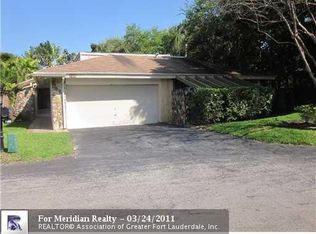 100 Kensington Rd, Hollywood, FL 33021