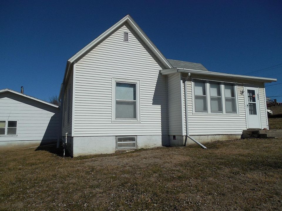 1st image of 306 1st St