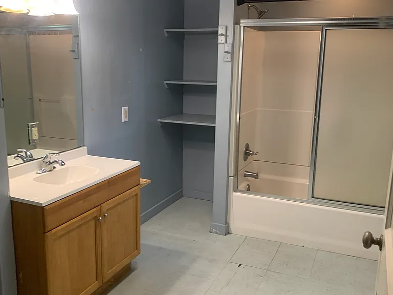 109 Browning Ave — Photo 6