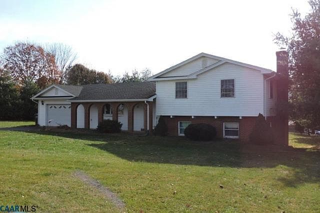 1st image of 30 Woodview Ct
