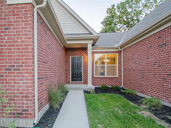 Located on 0147 in Estates At Hawthorne Manor in Maineville, OH