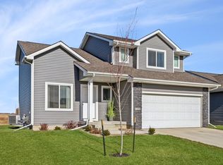 1155 Locust St, Waukee, IA 50263