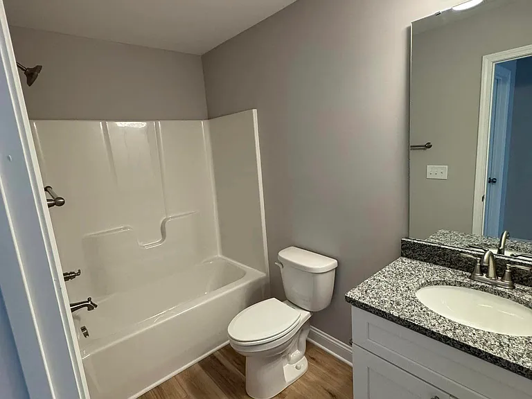 895 S Henley St — Photo 4
